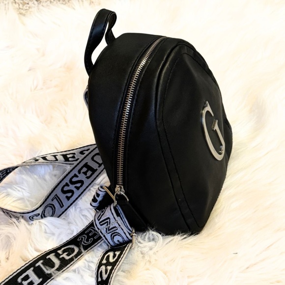 Guess Jarah Signature Backpack Bag with Logo and Webbing Straps - Picture 5 of 7